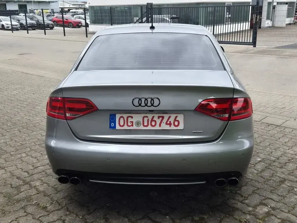 Gebraucht Audi A4 Attraction 239 PS (175 kW) 2008 Grau Limousine