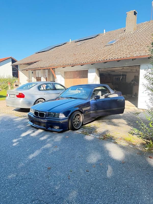Blau Gebraucht 1998 BMW 328 Cabriolet Cabrio | 8.000 € (Guter Preis) - Bild 1/4