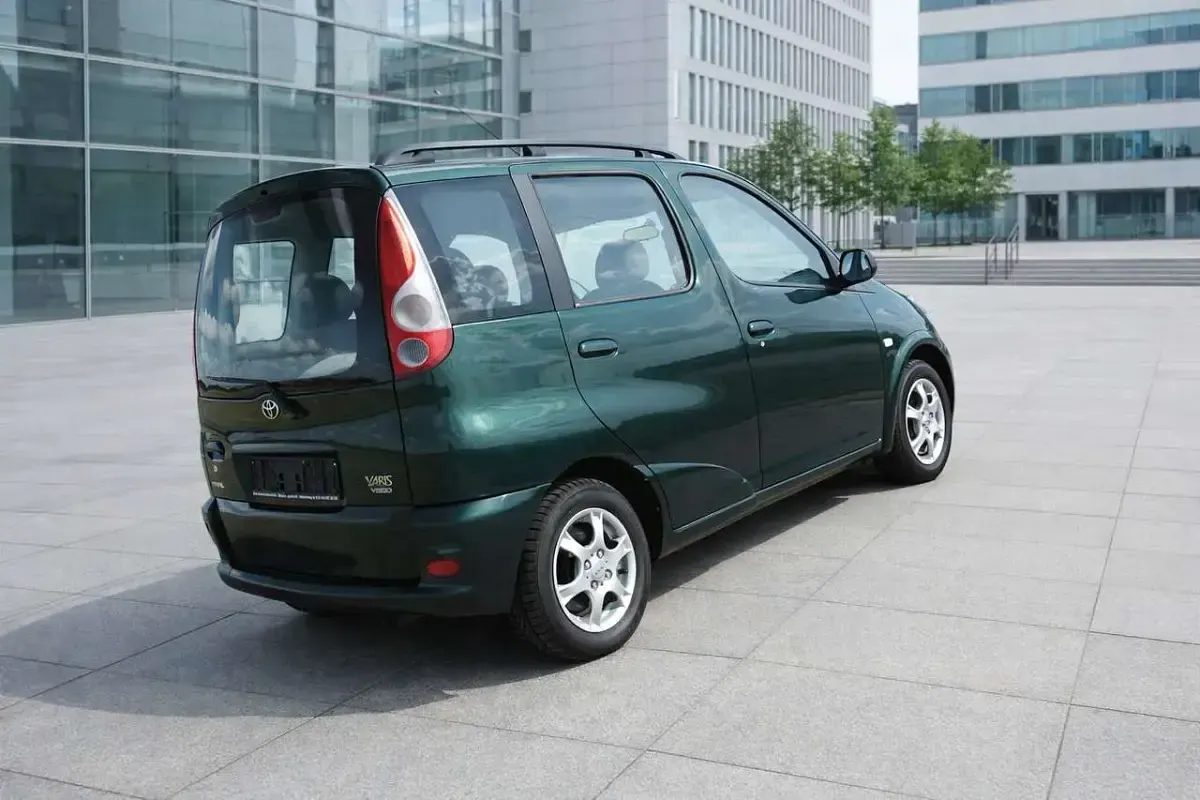 Gebraucht Toyota Yaris 86 PS (63 kW) 2003 Grün Kombi