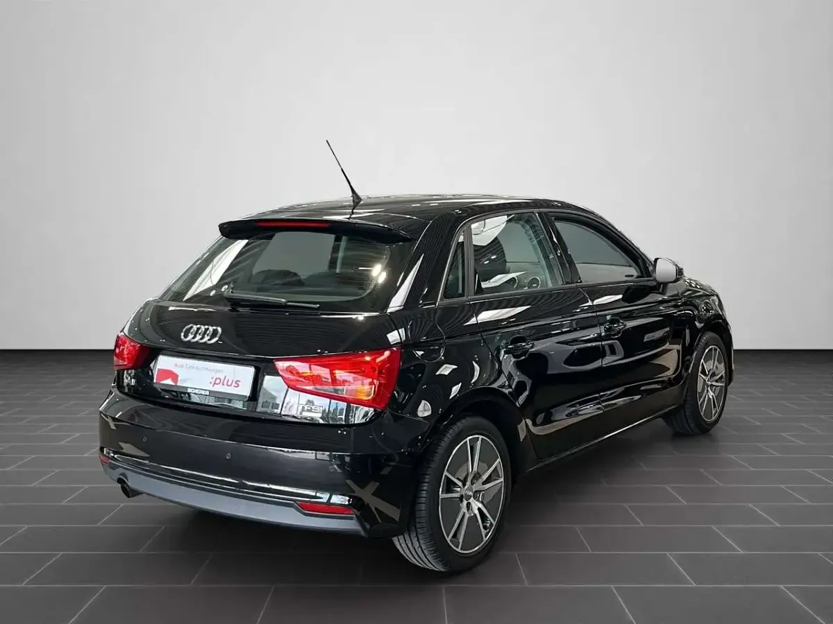 Gebraucht Audi A1 95 PS (69 kW) 2016 Mythosschwarz metallic Kleinwagen