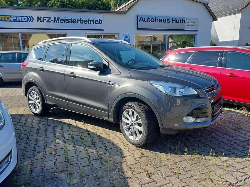 Magneticgrau (metallic) Gebraucht 2016 Ford Kuga Titanium SUV | 12.700 € (Etwas zu teuer) - Bild 1/4
