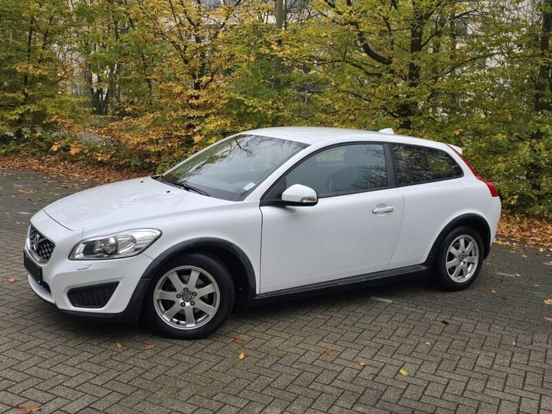 Weiß Gebraucht 2011 Volvo C30 Kinetic Kleinwagen | 4.000 € (Guter Preis) - Bild 1/4