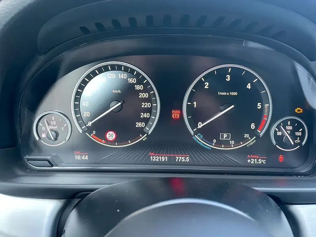Gebraucht BMW 520 Sport Line 190 PS (139 kW) 2017 Grau Kombi