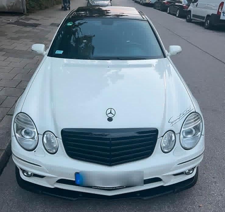 Weiß Gebraucht 2009 Mercedes E63 AMG AMG Limousine | 15.900 € - Bild 1/4