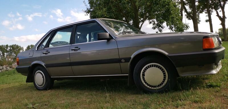 Grau Gebraucht 1986 Audi 80 Limousine | 3.250 € - Bild 1/4