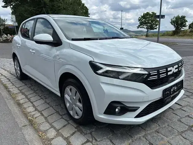 Gebraucht Dacia Sandero Expression 91 PS (66 kW) 2024 Weiß Limousine