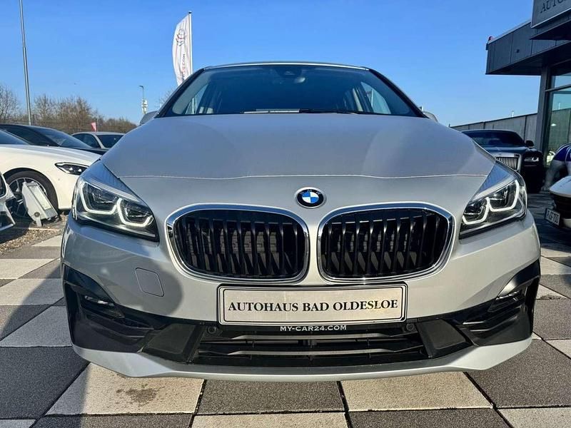 Gebraucht BMW 218 Sport Line 150 PS (110 kW) 2021 Glaciersilber Limousine