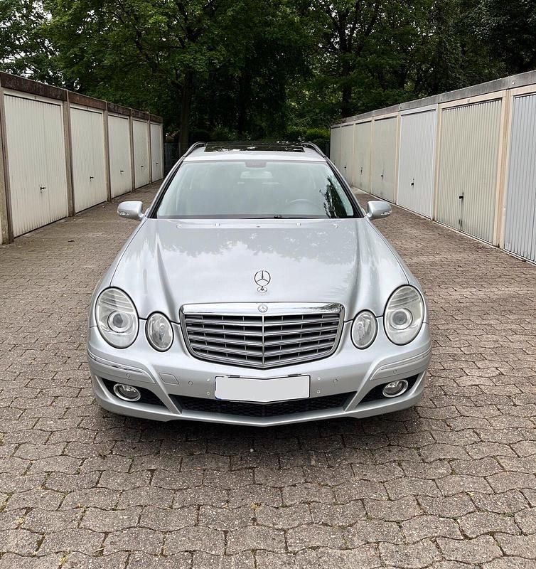 Gebraucht Mercedes E500 Elegance 387 PS (284 kW) 2006 Silber Kombi