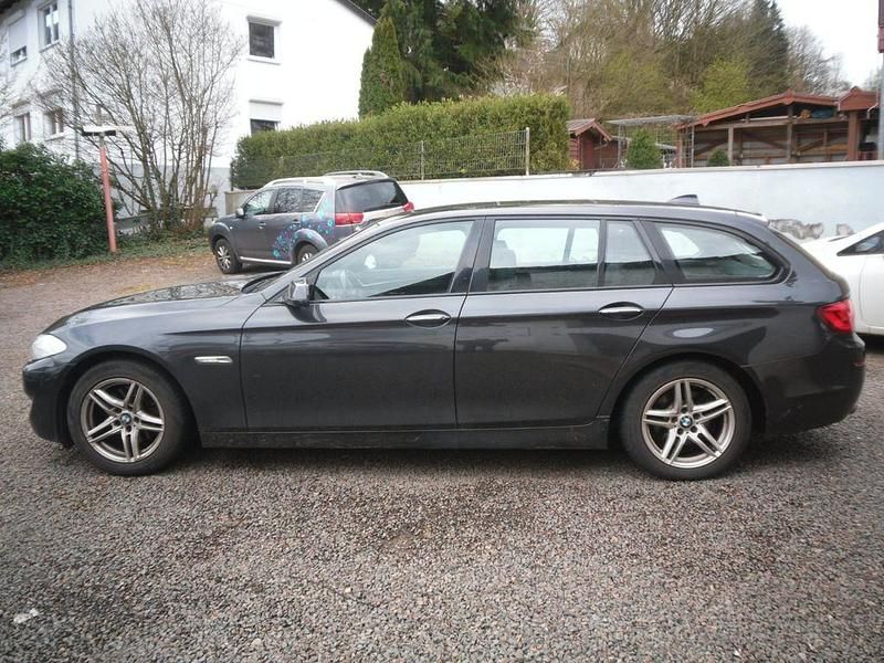 Gebraucht BMW 520 Performance 184 PS (135 kW) 2013 Grau Kombi