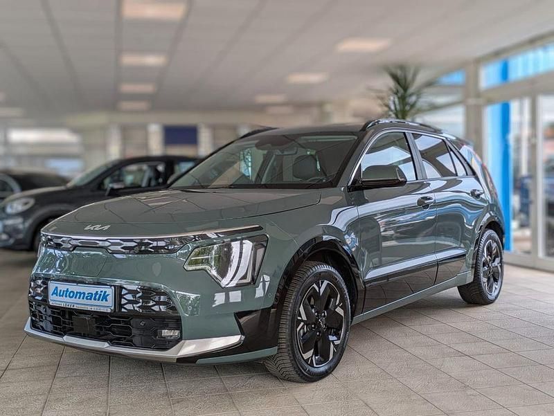Grün Gebraucht 2023 Kia e-Niro Inspiration SUV | 31.750 € (Fairer Preis) - Bild 1/4