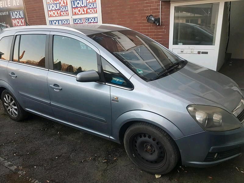 Gebraucht Opel Zafira 150 PS (110 kW) 2008 Silber Van / Kleinbus