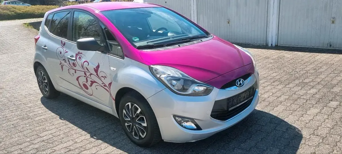 Gebraucht Hyundai ix20 90 PS (66 kW) 2011 Silber Kleinwagen