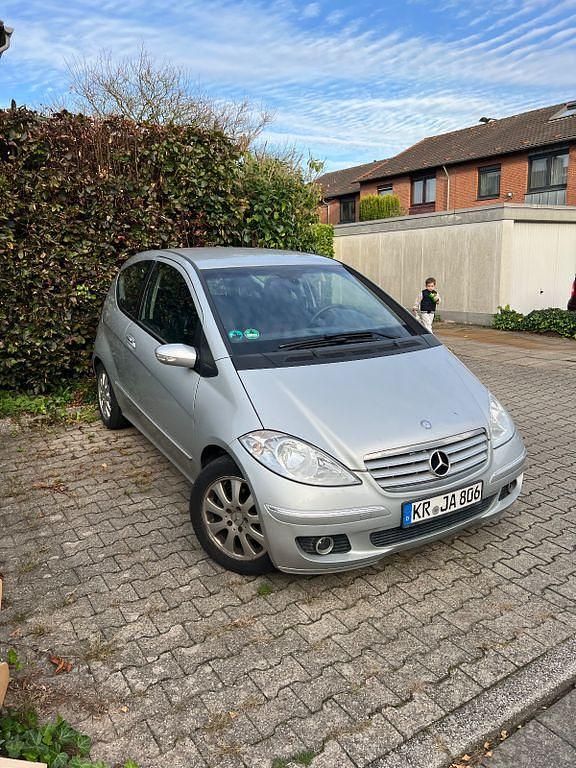 Silber Gebraucht 2005 Mercedes A200 Classic Limousine | 900 € (Fairer Preis) - Bild 1/4