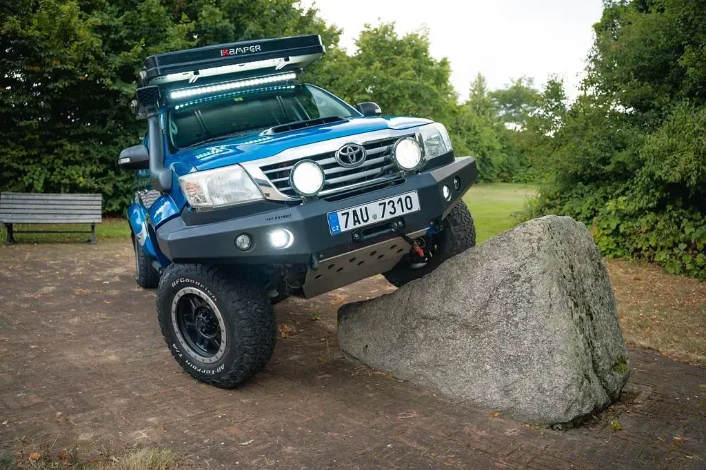 Gebraucht Toyota HiLux 171 PS (125 kW) 2015 Blau Pickup