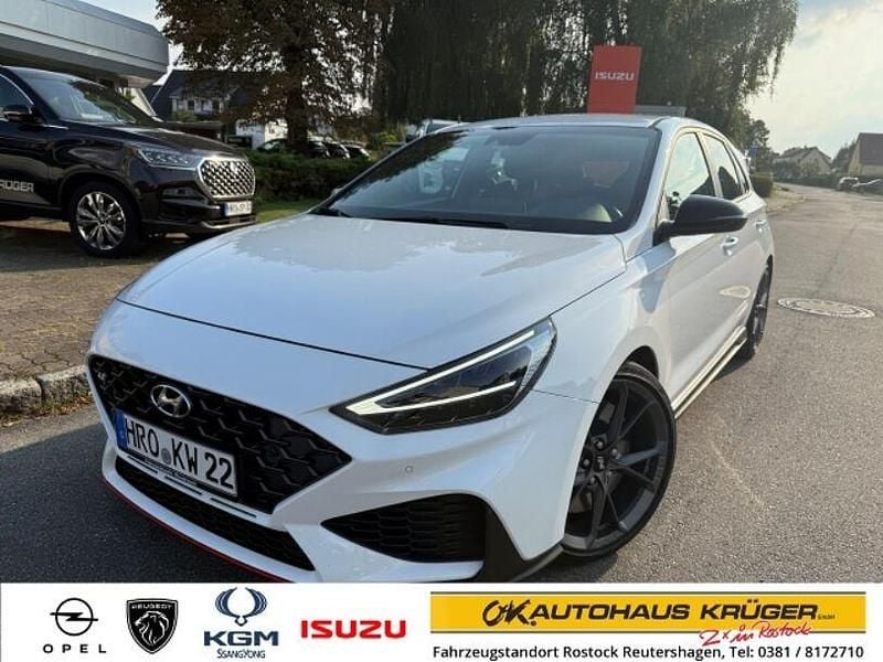 Serenity white / mic (metallic) Gebraucht 2023 Hyundai i30 N Performance Limousine | 30.450 € (Guter Preis) - Bild 1/4