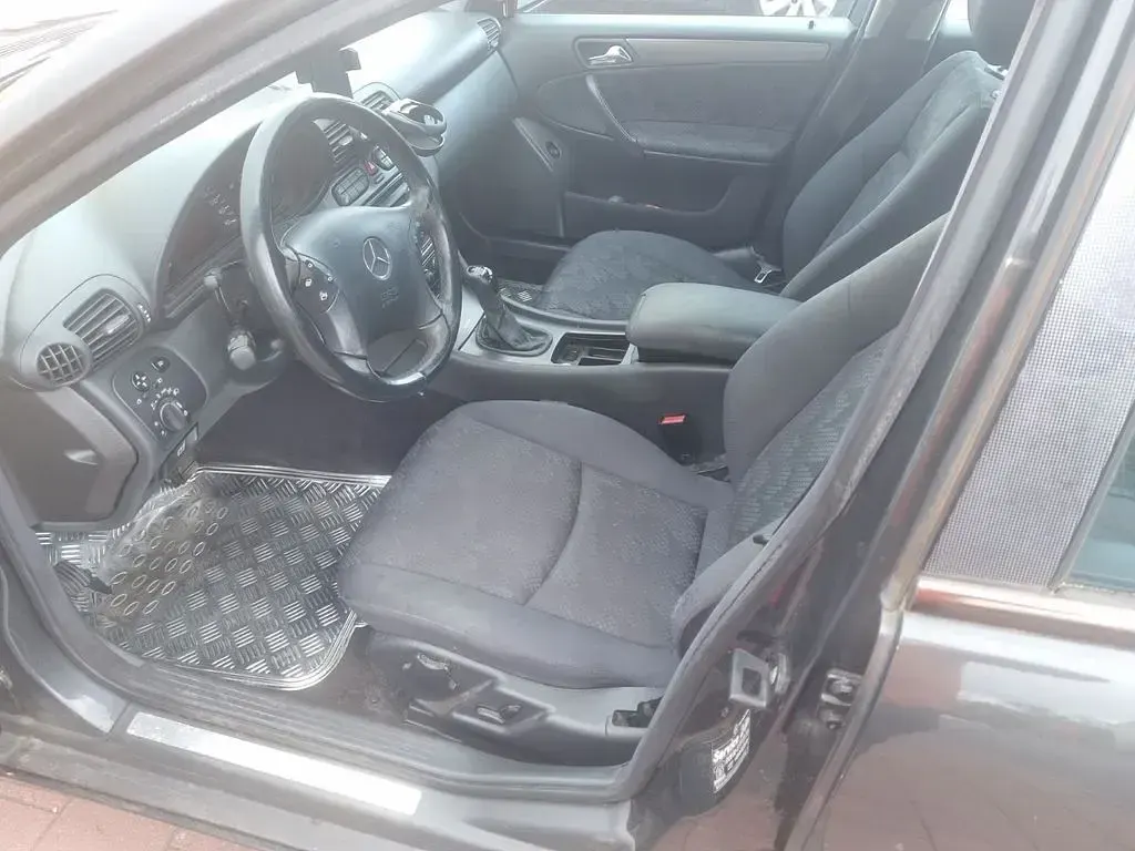 Gebraucht Mercedes C200 163 PS (119 kW) 2001 Schwarz Limousine