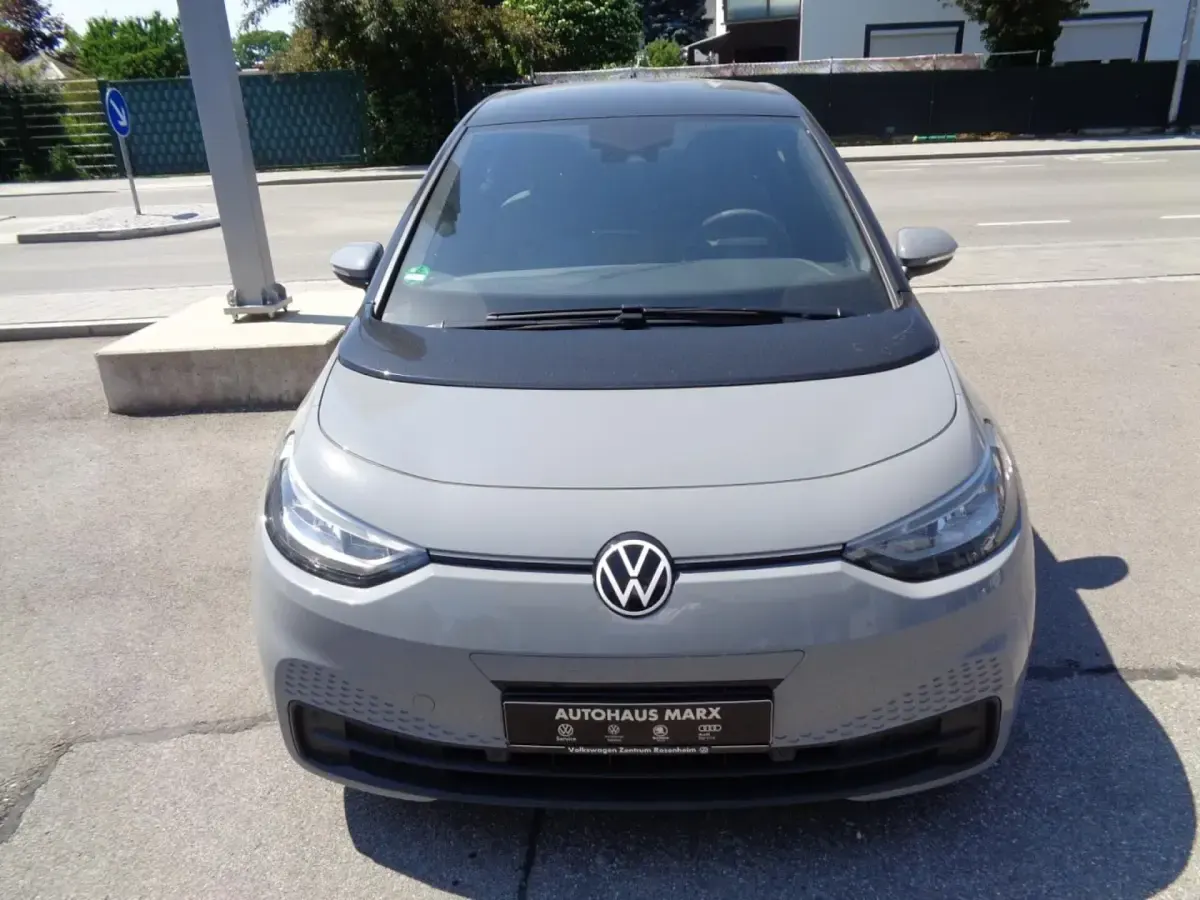 Gebraucht VW ID.3 Pro 106 kW (145 PS) 2022 Mondsteingrau schwarz Kleinwagen