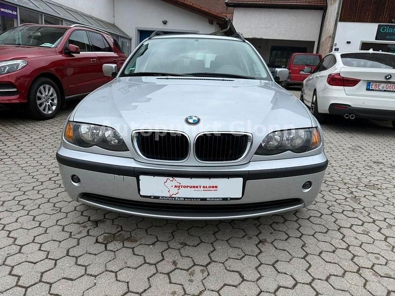 Second-hand BMW 318 143 CP (105 kW) 2003 Argintiu Berlinǎ