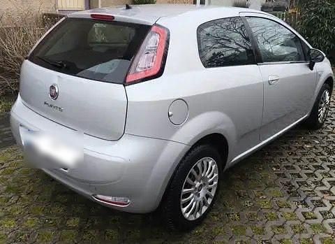 Gebraucht Fiat Punto 69 PS (50 kW) 2012 Grau Kleinwagen