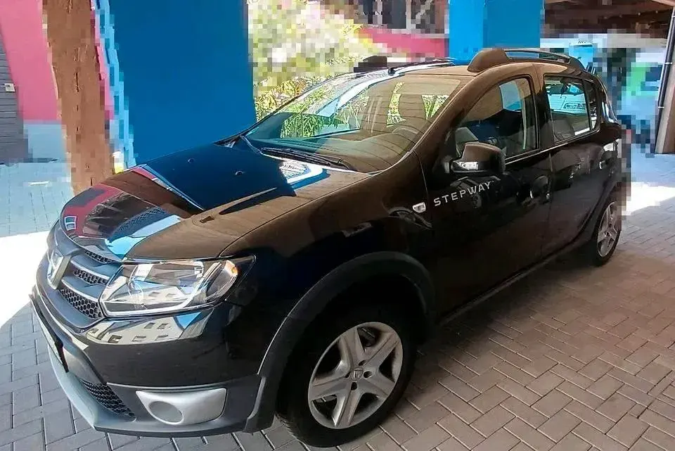 Gebraucht Dacia Sandero Stepway 90 PS (66 kW) 2013 Schwarz Limousine