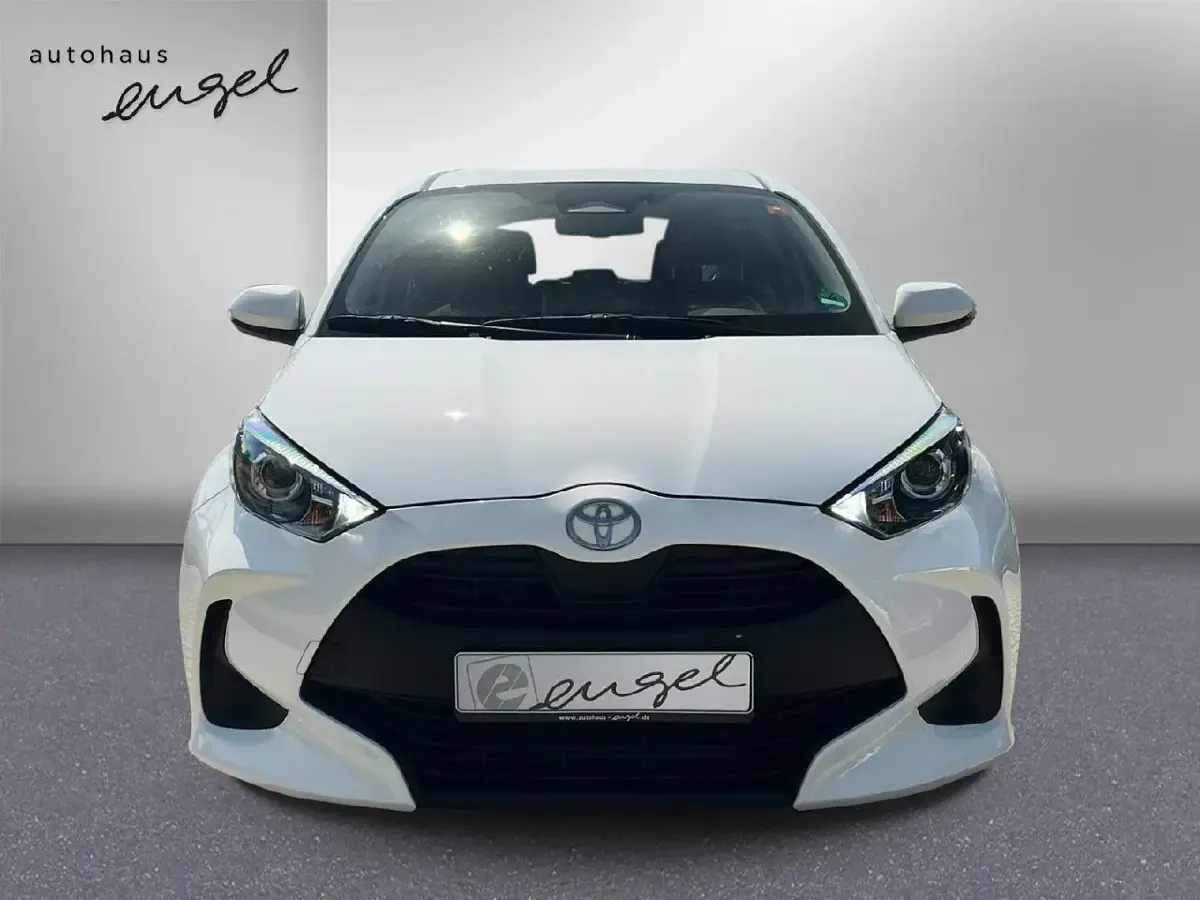 Gebraucht Toyota Yaris Hybrid Edition 116 PS (85 kW) 2025 Weiß Kleinwagen