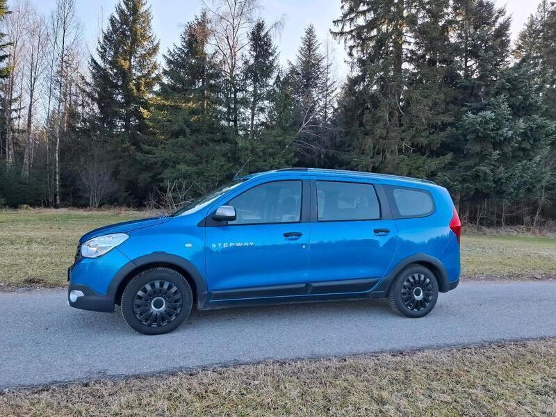 Blau Gebraucht 2021 Dacia Lodgy Stepway Van / Kleinbus | 11.900 € (Fairer Preis) - Bild 1/4
