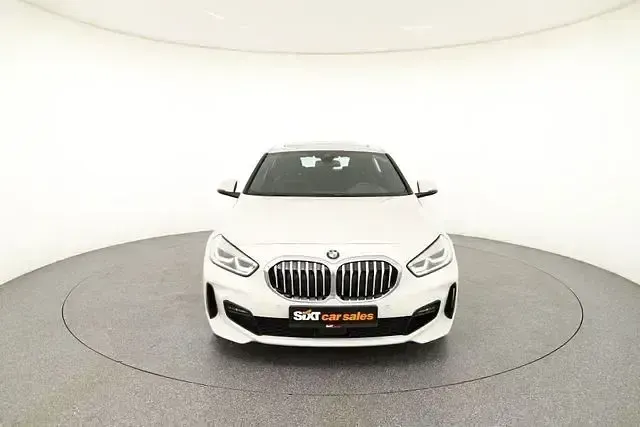 Gebraucht BMW 120 M Sport 178 PS (130 kW) 2023 Weiß Limousine