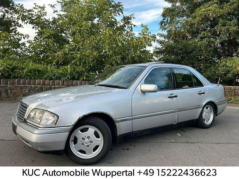 Silber Gebraucht 1994 Mercedes C220 Elegance Limousine | 950 € - Bild 1/4