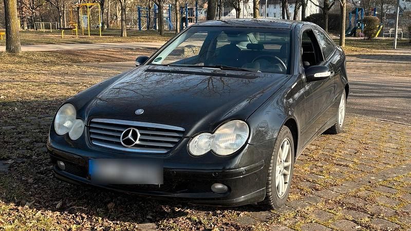 Schwarz Gebraucht 2001 Mercedes C230 Coupé | 1.999 € (Fairer Preis) - Bild 1/4