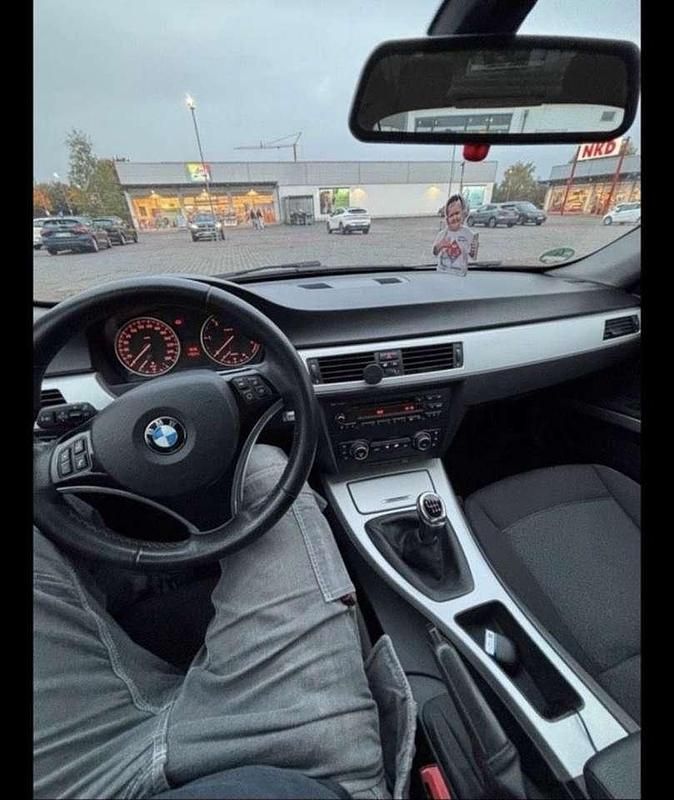 Second-hand BMW 320 177 CP (130 kW) 2009 Alb Coupe