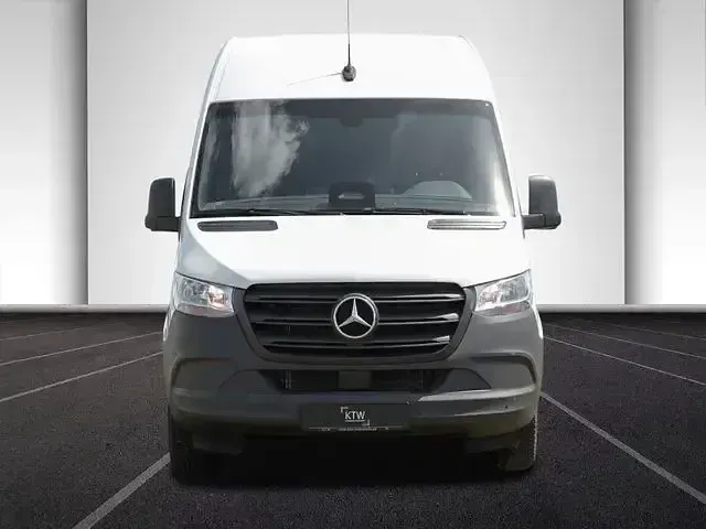 Gebraucht Mercedes Sprinter 170 PS (125 kW) 2025 Arktikweiss Van