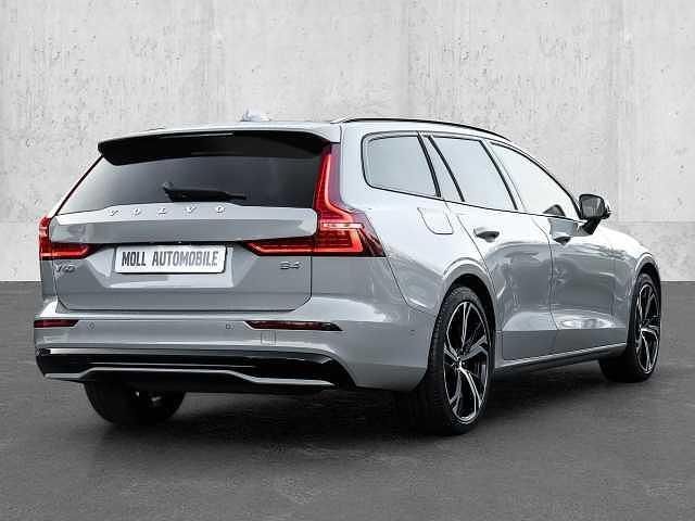 Gebraucht Volvo V60 145 PS (106 kW) 2025 Kombi