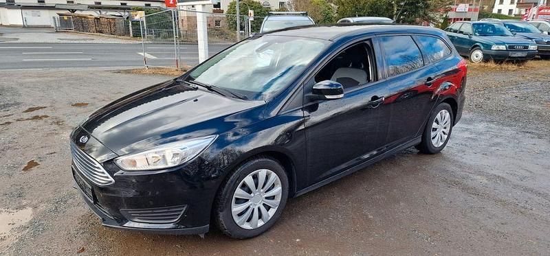 Gebraucht Ford Focus Trend 125 PS (91 kW) 2017 Schwarz Limousine