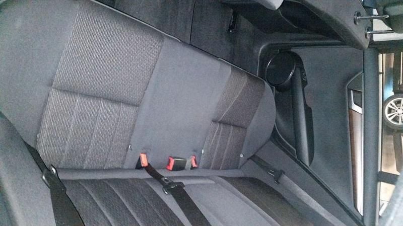 Gebraucht Mercedes C180 156 PS (114 kW) 2011 Silber Limousine