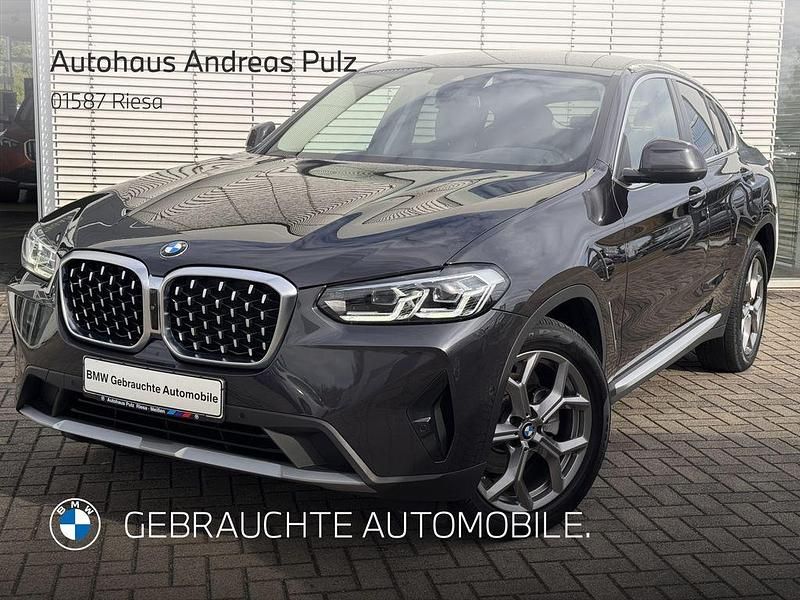Grau Gebraucht 2022 BMW X4 Sport Line SUV | 44.409 € (Guter Preis) - Bild 1/4