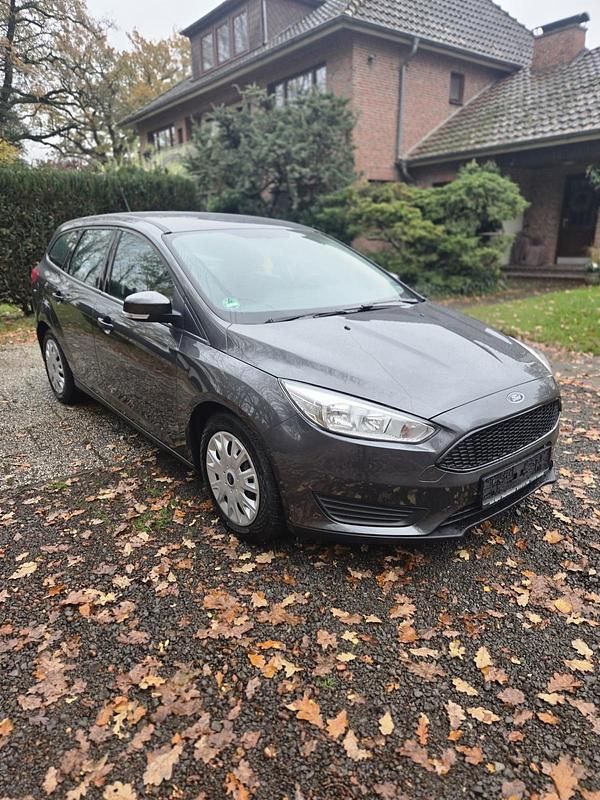 Grau Gebraucht 2015 Ford Focus Kombi | 7.500 € (Superpreis) - Bild 1/4