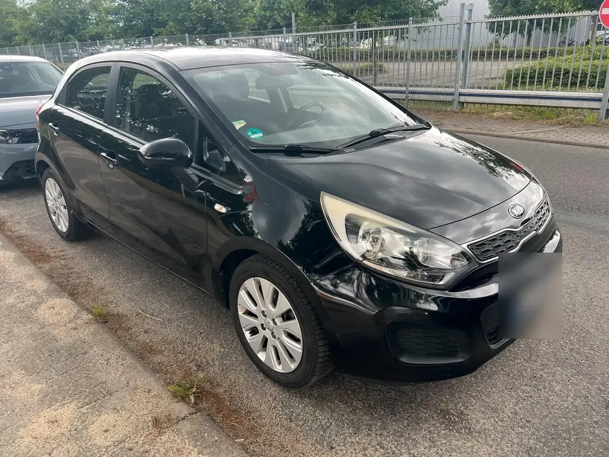 Gebraucht Kia Rio 85 PS (62 kW) 2014 Schwarz Limousine