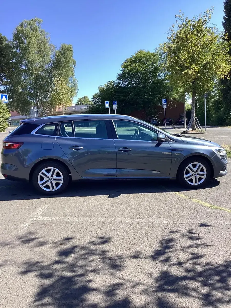 Gebraucht Renault Mégane GrandTour 116 PS (85 kW) 2020 Grau Kombi
