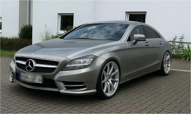 Andere farben Gebraucht 2011 Mercedes CLS350 Edition 1 Coupé | 15.000 € (Etwas zu teuer) - Bild 1/4