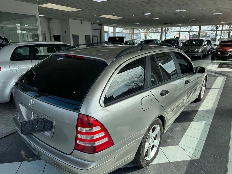 Gebraucht Mercedes C220 150 PS (110 kW) 2005 Silber Kombi