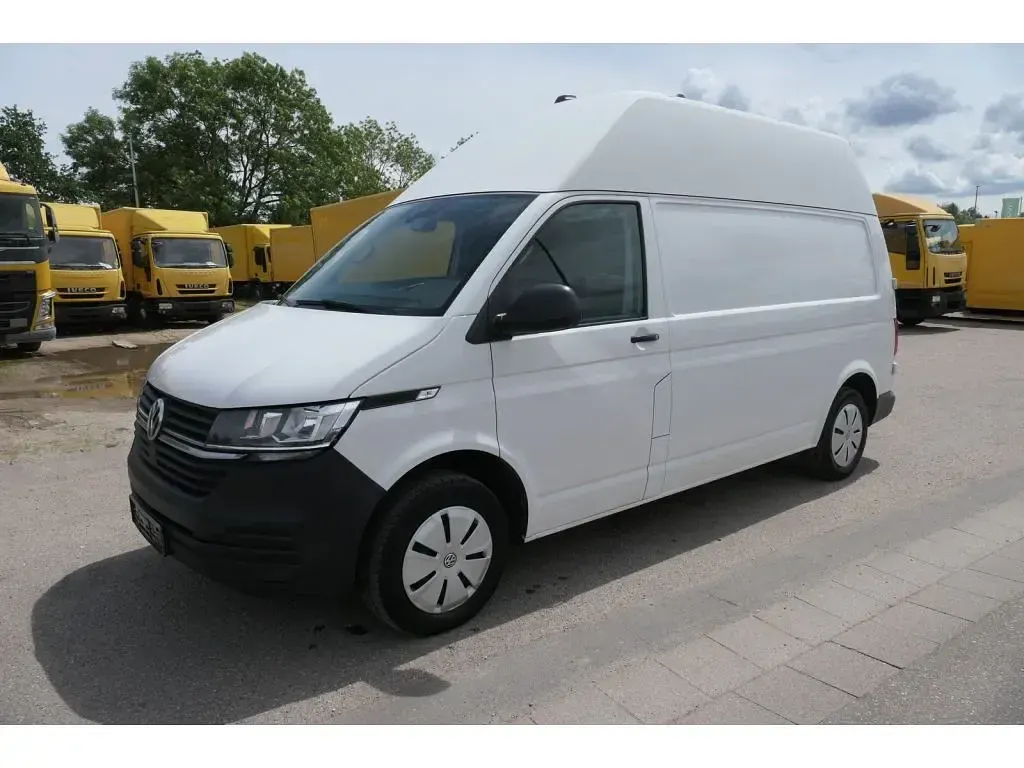 Gebraucht VW T6.1 150 PS (110 kW) 2021 Weiss Van