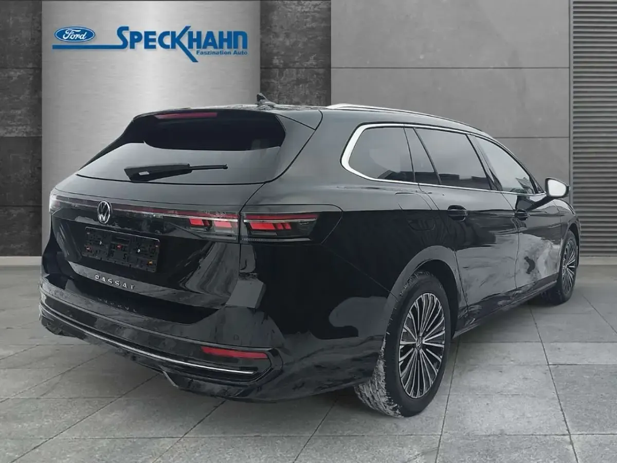 Gebraucht VW Passat Elegance 150 PS (110 kW) 2025 Grenadillschwarz metallic Kombi