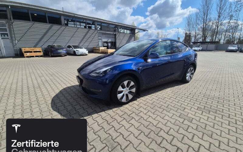 Blau Gebraucht 2024 Tesla Model Y Long Range SUV | 44.400 € (Fairer Preis) - Bild 1/4