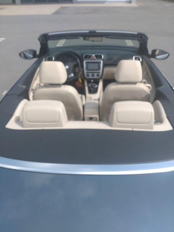 Gebraucht VW Eos 122 PS (89 kW) 2009 Blau Cabrio