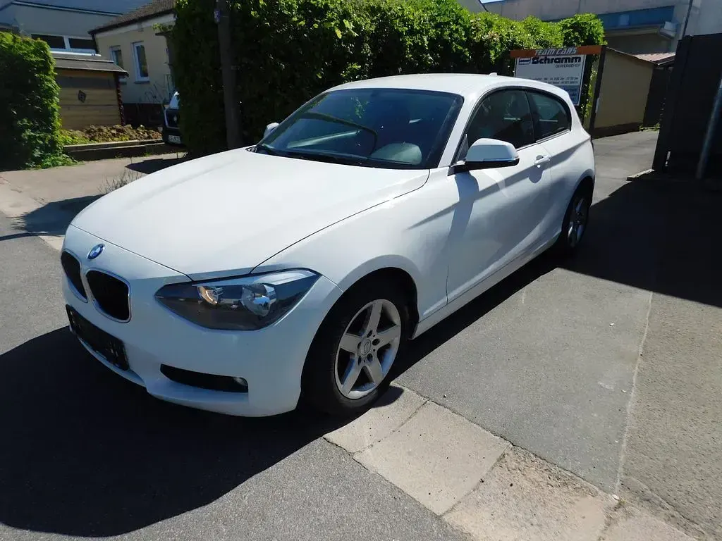 Usata BMW 114 102 CV (75 kW) 2013 Bianco Utilitaria