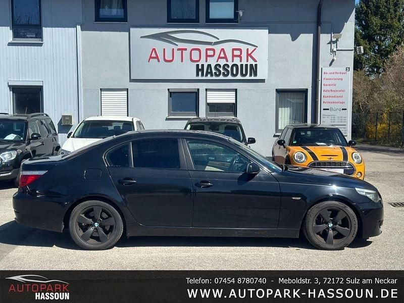 Gebraucht BMW 525 Sport Line 197 PS (144 kW) 2007 Schwarz Limousine