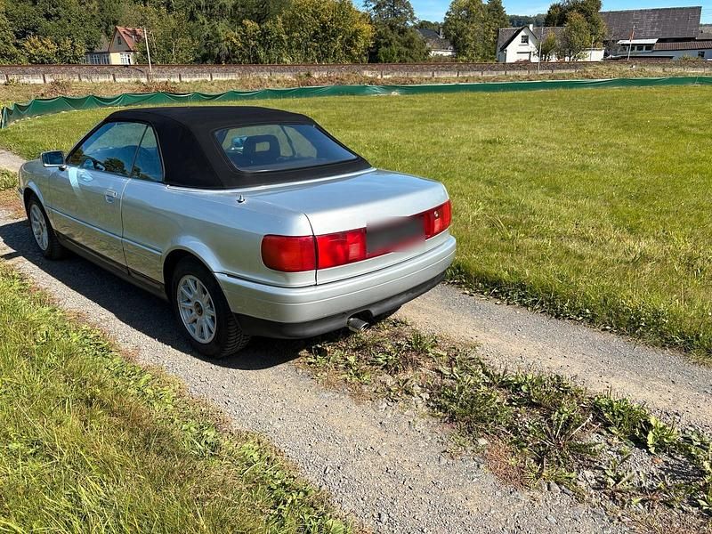 Second-hand Audi 80 133 CP (97 kW) 1991 Argintiu Cabrio