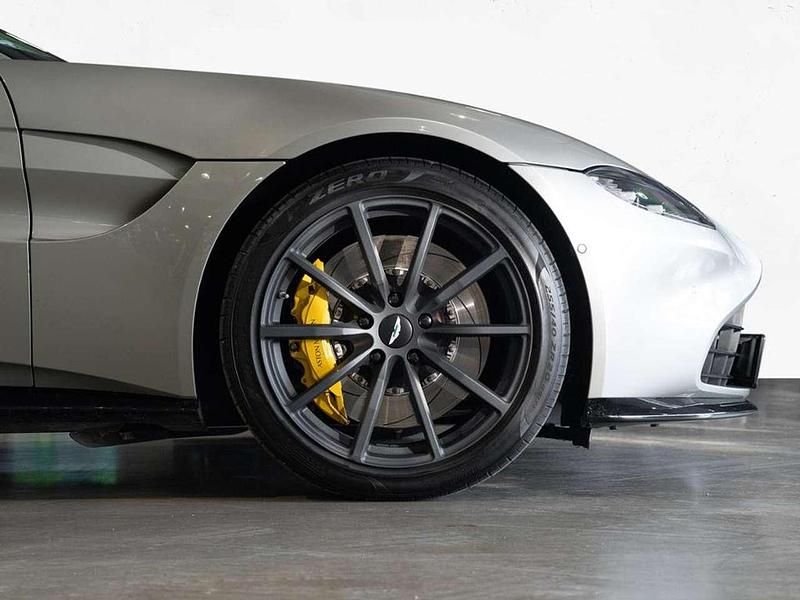 Gebraucht Aston Martin V8 Vantage 510 PS (375 kW) 2022 Grau silver birch provenance Cabrio