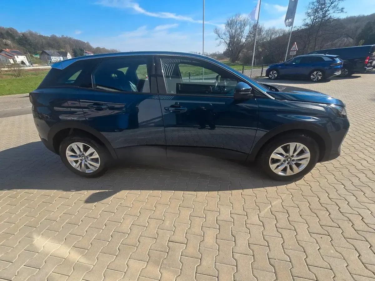 Gebraucht Peugeot 3008 131 PS (96 kW) 2023 Blau SUV