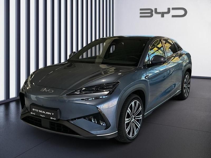 Grau Gebraucht 2025 BYD Sealion 7 Design SUV | 46.990 € (Fairer Preis) - Bild 1/4